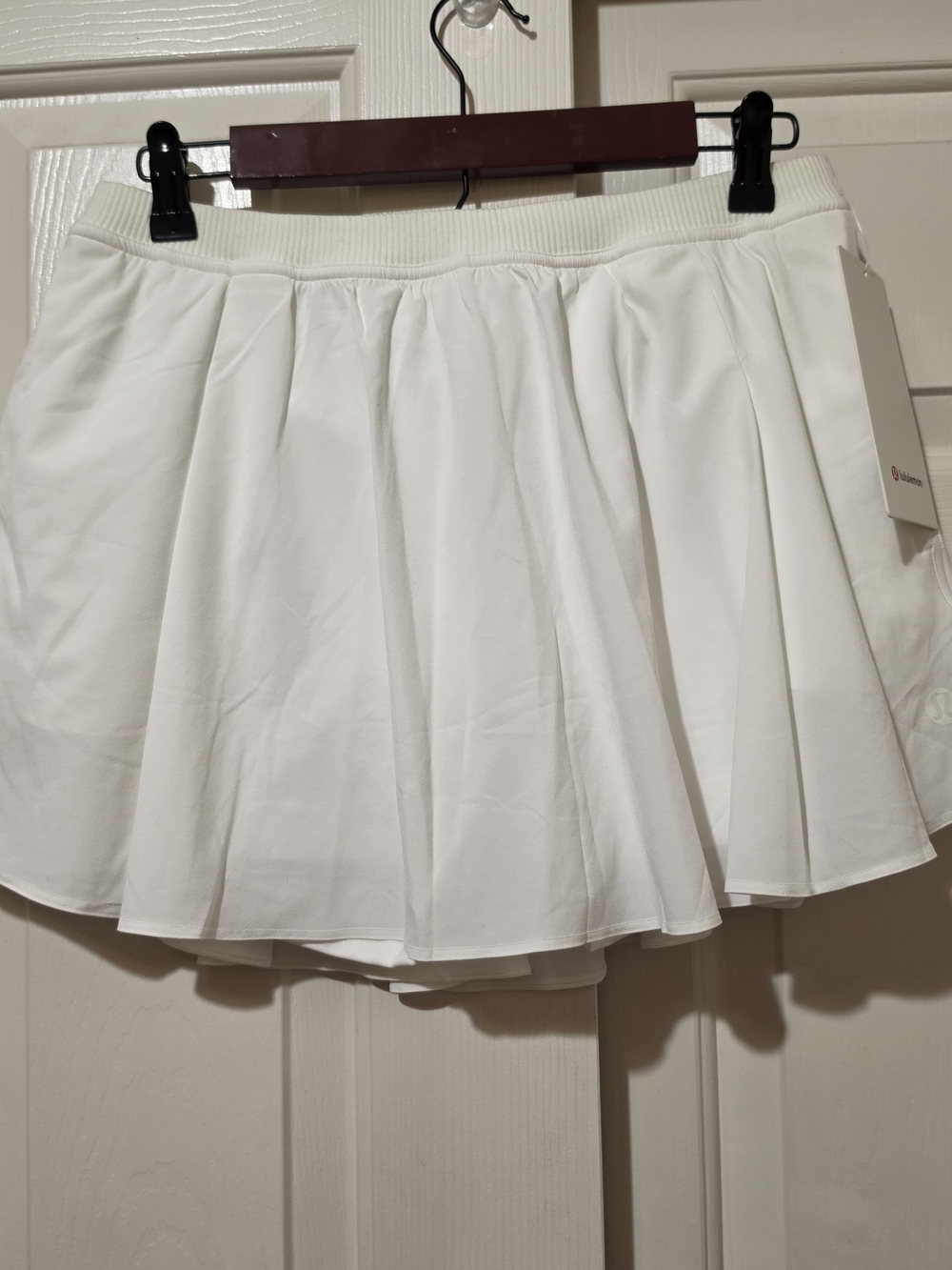 NWT Lululemon Sz 10 Narrow Waist Band Tennis Skirt Pockets White Luxtreme